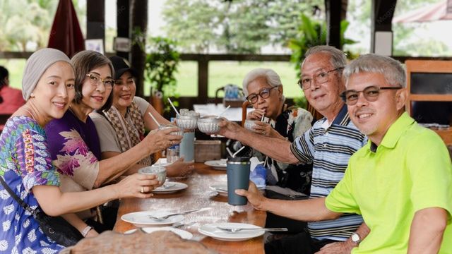 Anggota berkumpul dalam kegiatan paguyuban
